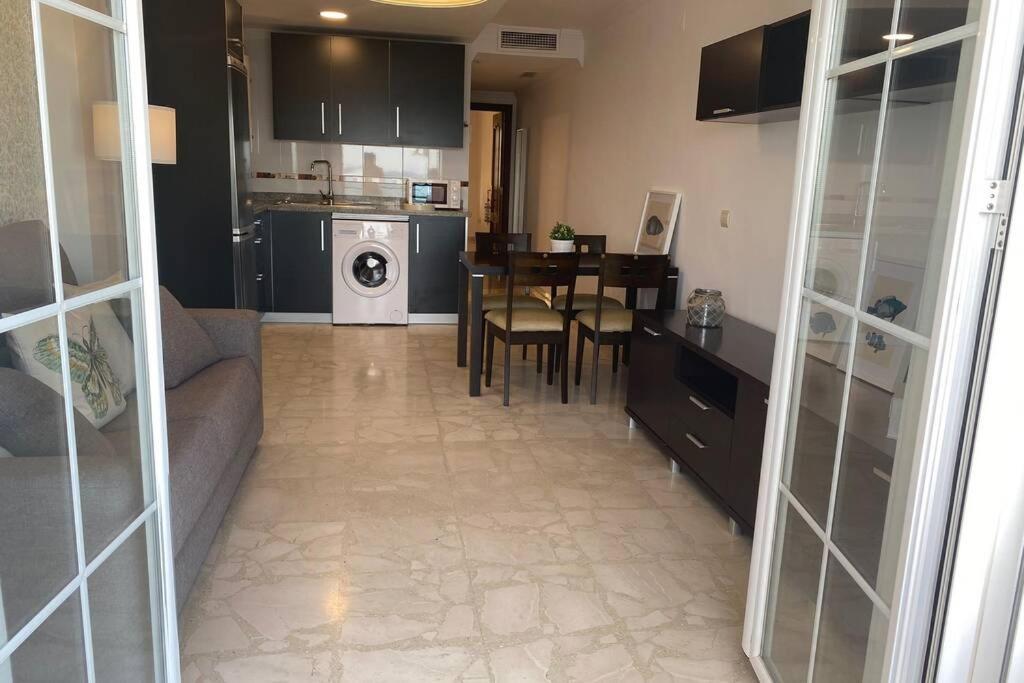 Maravilloso Apartamento En Primera Linea De Playa Con Vistas Al Mar En Caleta De Velez 2 D Esterno foto