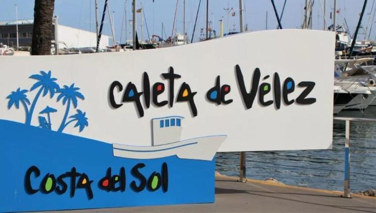 Maravilloso Apartamento En Primera Linea De Playa Con Vistas Al Mar En Caleta De Velez 2 D Esterno foto