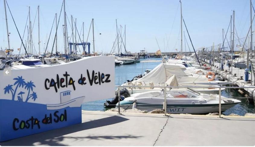 Maravilloso Apartamento En Primera Linea De Playa Con Vistas Al Mar En Caleta De Velez 2 D Esterno foto