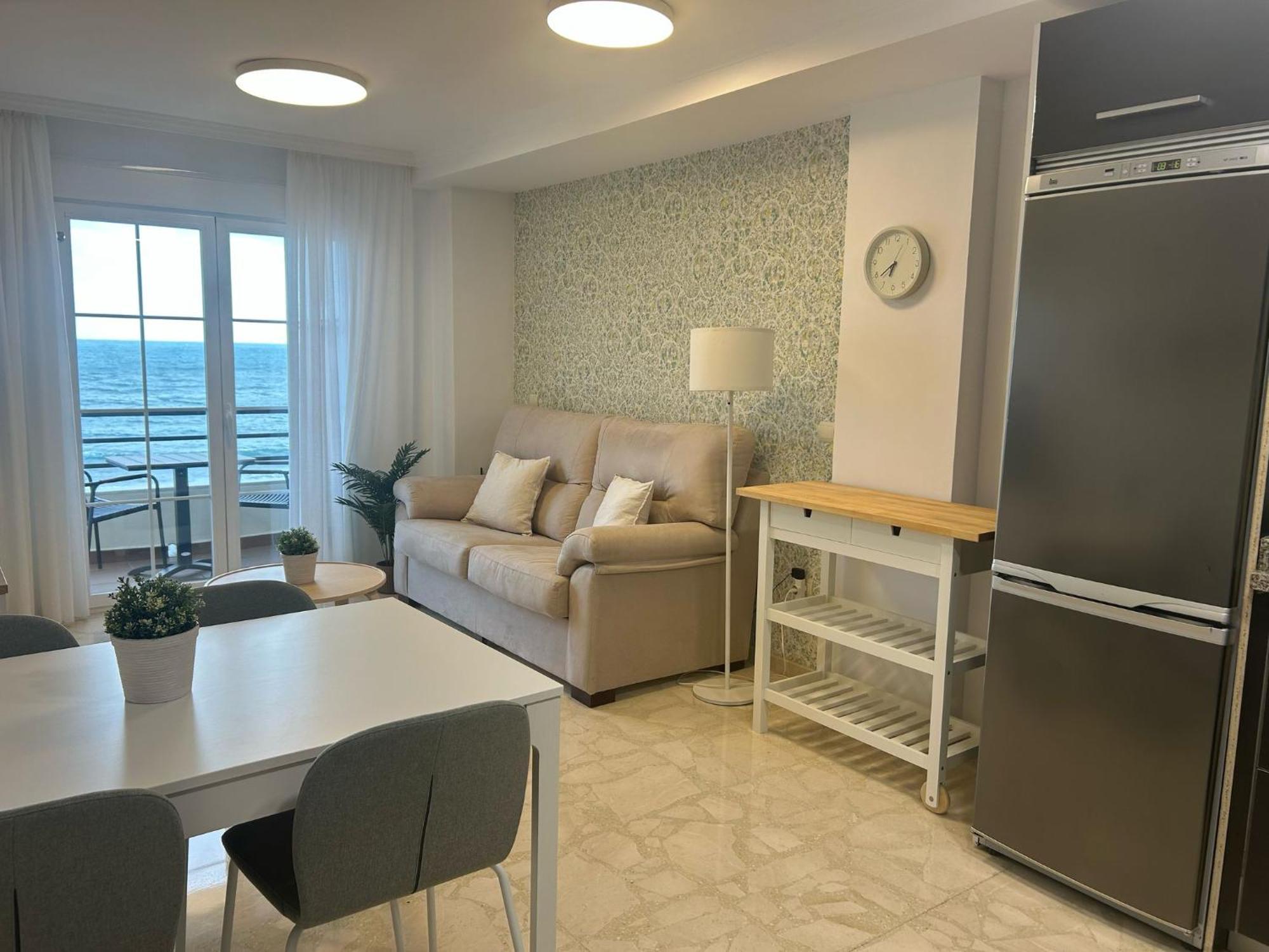 Maravilloso Apartamento En Primera Linea De Playa Con Vistas Al Mar En Caleta De Velez 2 D Esterno foto